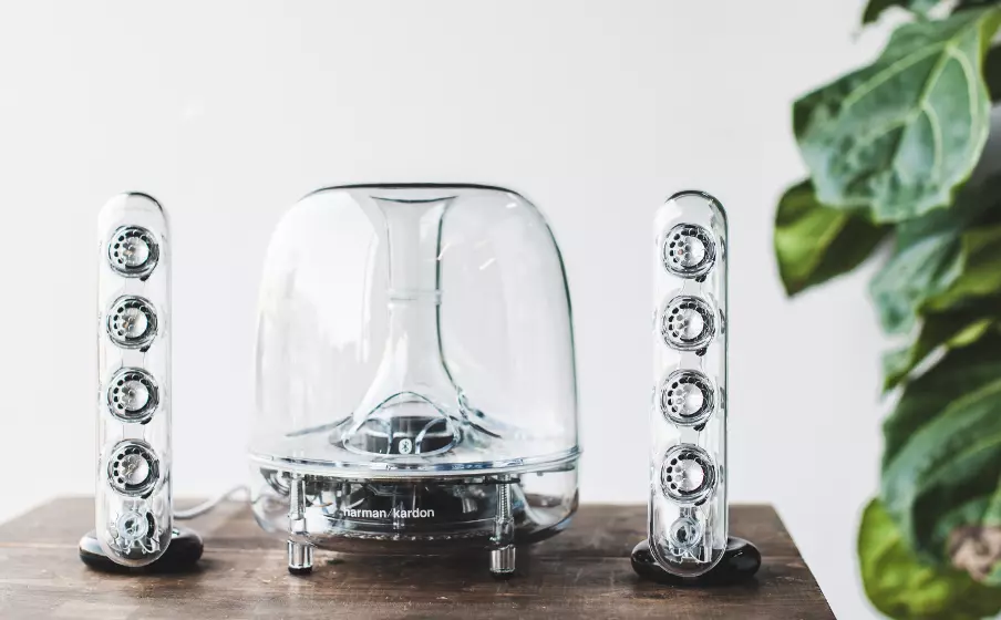 Harman Kardon HK SoundSticks 4-2.1 Bluetooth Speaker System with Deep Bass and Inspiring Industrial Design (White)